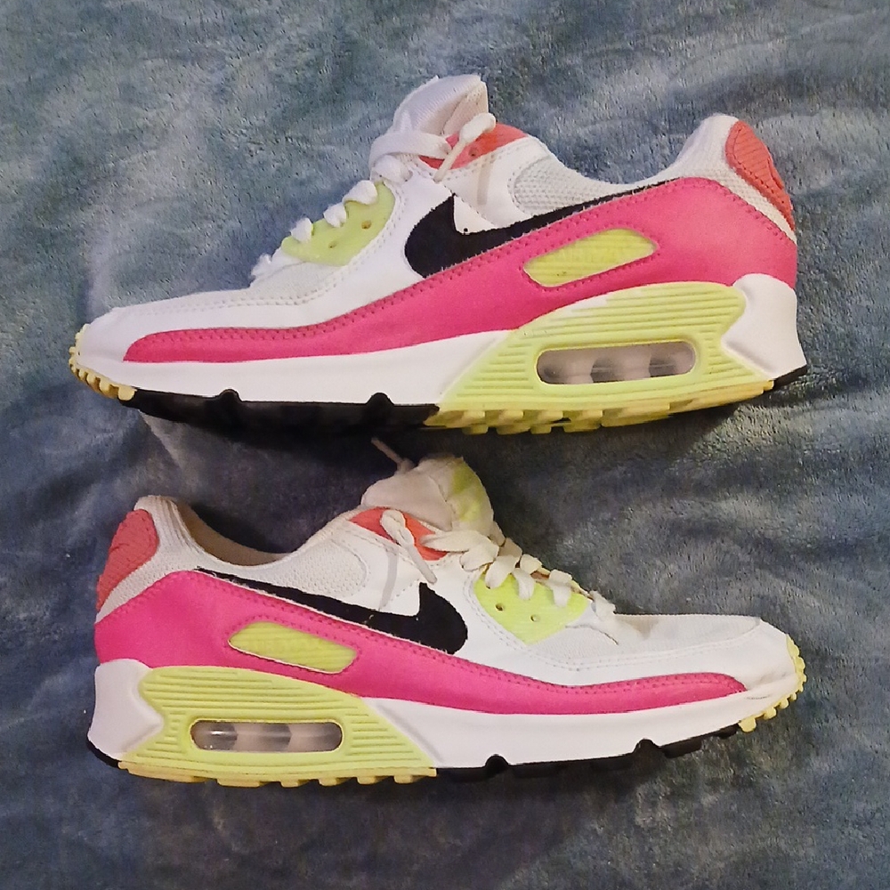 Nike airmax white and pink sneakers
